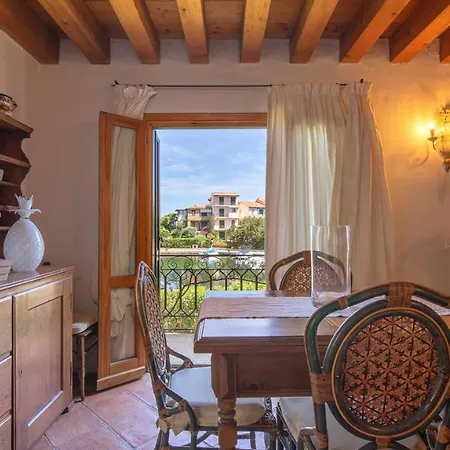 Villa Rudargia 10, Emma